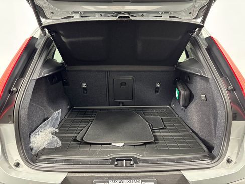 Used 2026 Volvo XC40 B5 Ultra image 33