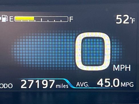 Certified 2018 Toyota Prius Three image 34