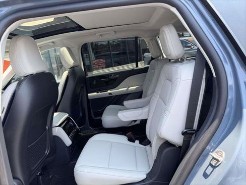 Used 2025 Lincoln Aviator AWD w/ Equipment Group 101A image 12