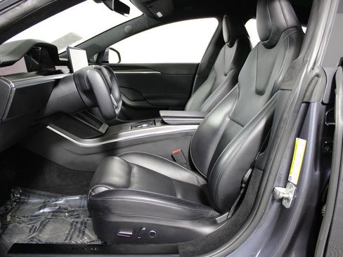 Used 2021 Tesla Model S Plaid image 9
