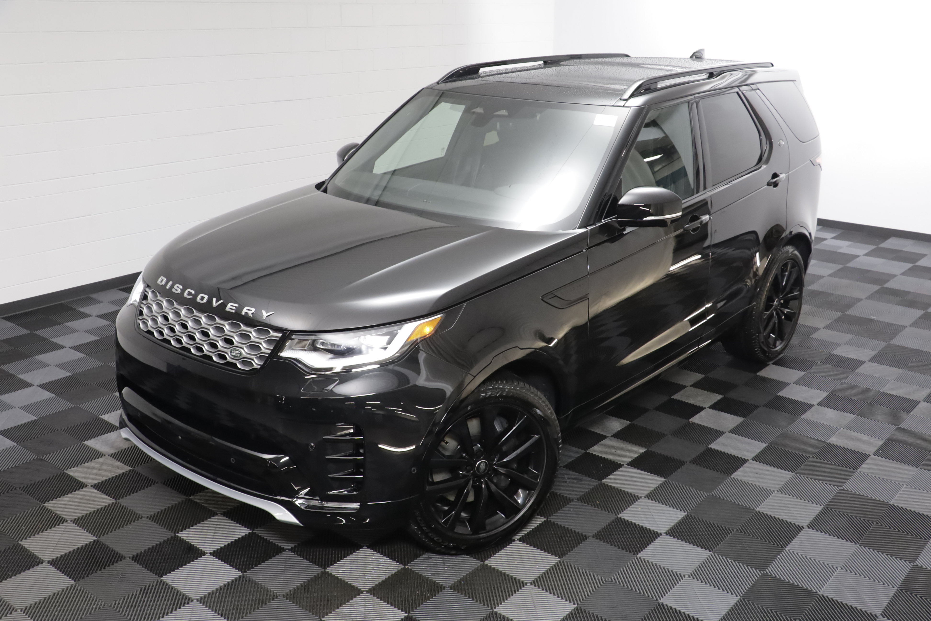 New 2026 Land Rover Discovery Limited Edition AWD/4WD image 2