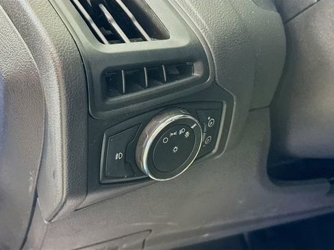 Used 2012 Ford Focus SE image 11