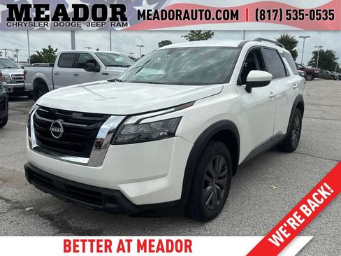 Used 2024 Nissan Pathfinder SV FWD image 1