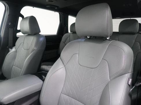 Used 2024 Kia Telluride EX X-Line AWD/4WD image 11