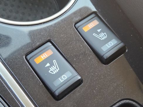 Used 2023 Nissan Maxima SV w/ Floor Mat Group FWD image 5