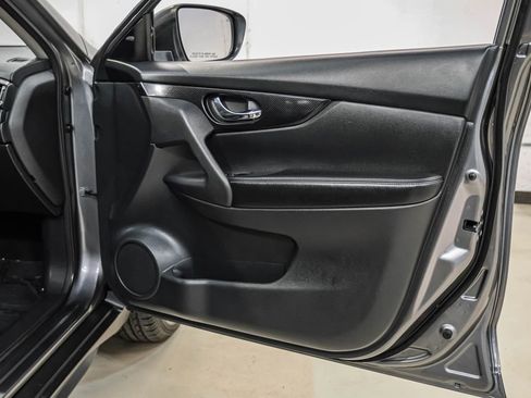 Used 2020 Nissan Rogue SL image 40