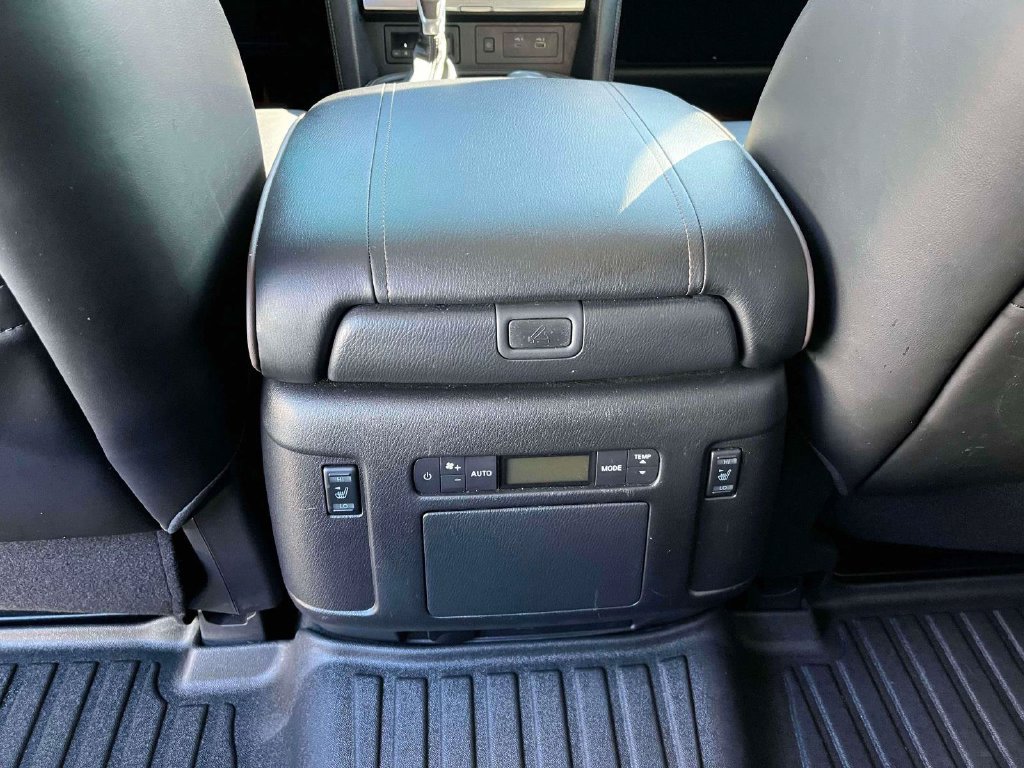 Used 2021 Nissan Armada Platinum w/ Captain's Chairs Package AWD/4WD image 4