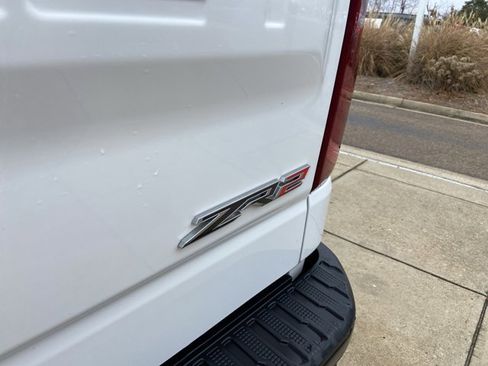 Used 2023 Chevrolet Silverado 1500 ZR2 image 52