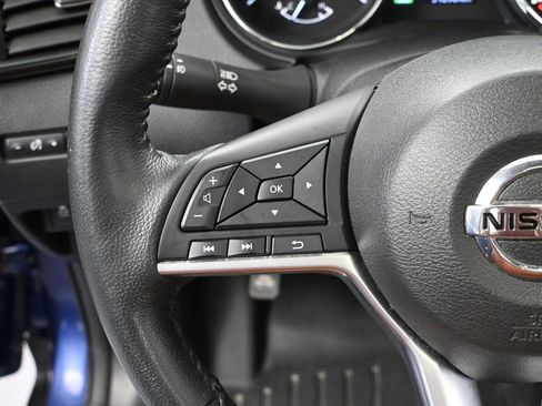 Used 2018 Nissan Rogue AWD image 26