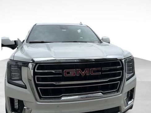 Used 2023 GMC Yukon SLT w/ SLT Premium Package AWD/4WD image 2