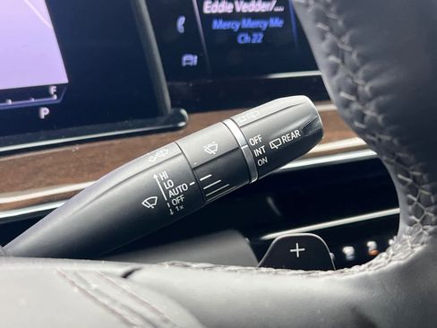 Used 2024 Cadillac Escalade Sport Platinum w/ LPO, ONYX Package image 18