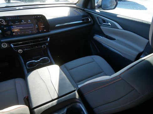 Used 2024 Chevrolet Traverse LT w/ Trailering Package image 11