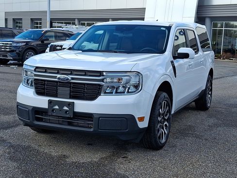 Used 2022 Ford Maverick Lariat w/ Lariat Luxury Package image 4