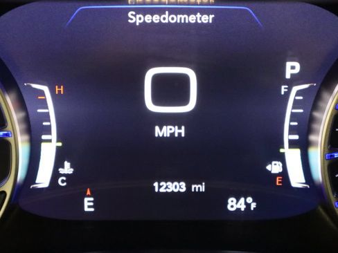 Used 2025 Chrysler Pacifica Limited FWD image 28