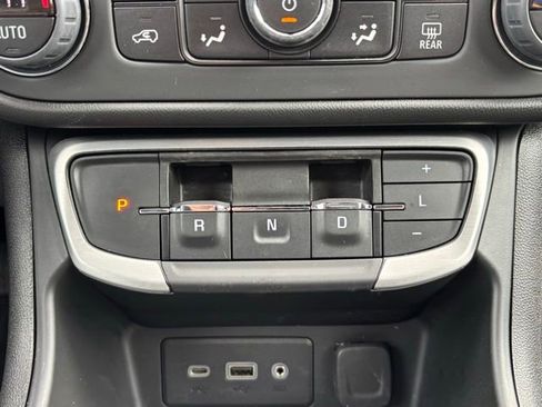 Used 2022 GMC Terrain SLE w/ Driver Convenience Package image 30