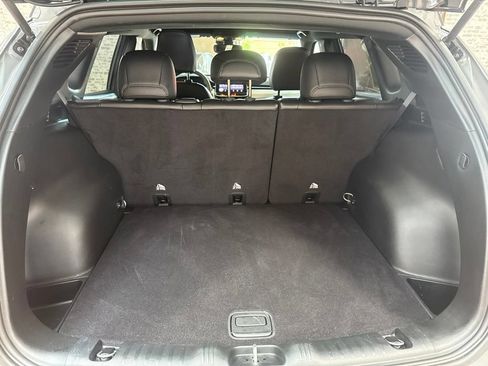 Used 2023 Jeep Compass Limited AWD/4WD image 12