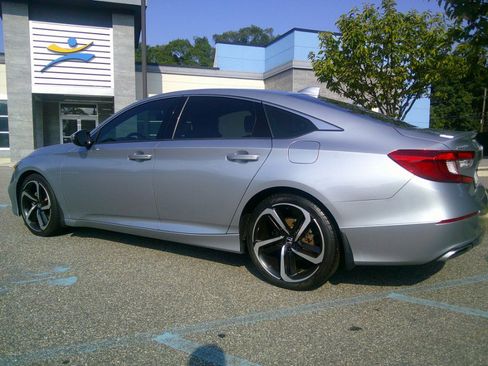 Used 2018 Honda Accord Sport image 19