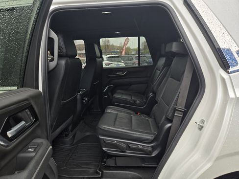 Used 2025 GMC Yukon Denali w/ Sun & Power Step Package image 18