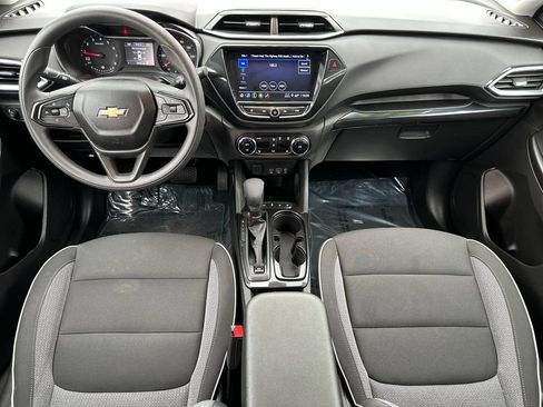 Used 2023 Chevrolet TrailBlazer LT w/ Convenience Package FWD image 12