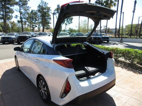 Used 2021 Toyota Prius Prime LE image 24