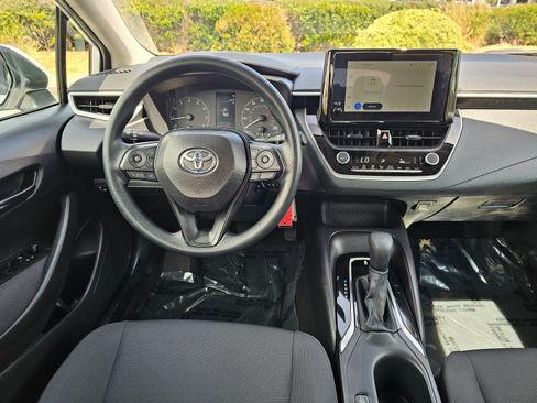 Used 2025 Toyota Corolla LE image 21