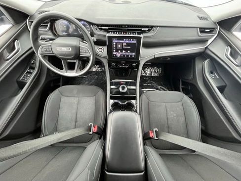 Used 2023 Jeep Grand Cherokee L Laredo image 22