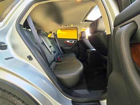Used 2011 INFINITI FX50 AWD w/ Sport Pkg image 79