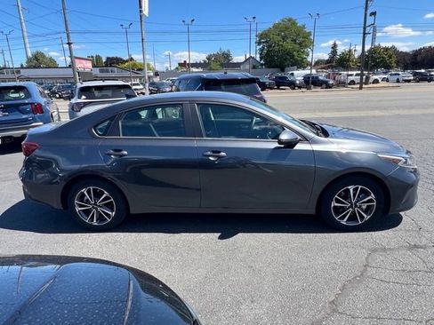 Certified 2023 Kia Forte LXS w/ LXS Technology Package FWD image 4