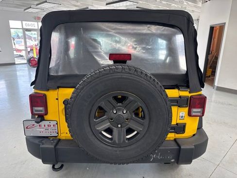 Used 2015 Jeep Wrangler Unlimited Sport AWD/4WD image 9