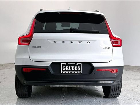 Used 2025 Volvo XC40 B5 Plus AWD/4WD image 5