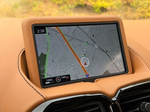 Used 2023 Aston Martin V8 Vantage Coupe image 23