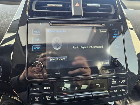 Used 2016 Toyota Prius Three w/ Advanced Technology Package image 26