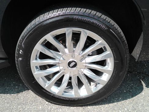 Certified 2024 Cadillac Escalade Premium Luxury AWD/4WD image 23