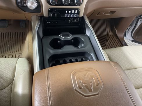 Used 2019 RAM 1500 Laramie image 17