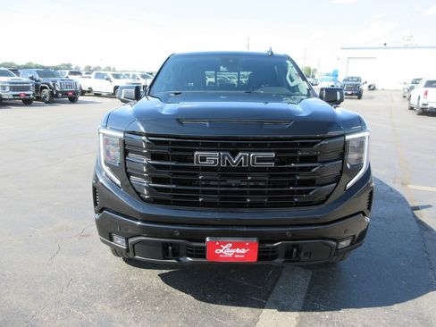 Used 2024 GMC Sierra 1500 Elevation w/ Elevation Premium Package AWD/4WD image 11