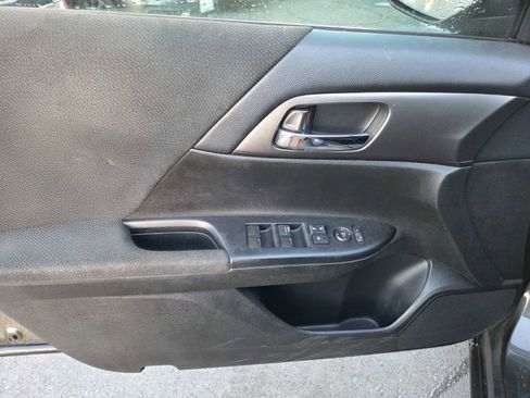 Used 2013 Honda Accord LX image 8