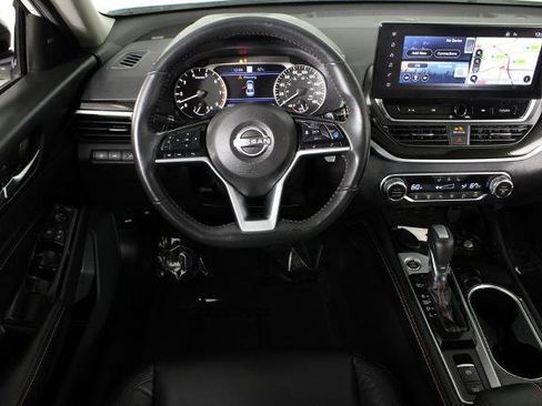 Certified 2023 Nissan Altima 2.0 SR image 7