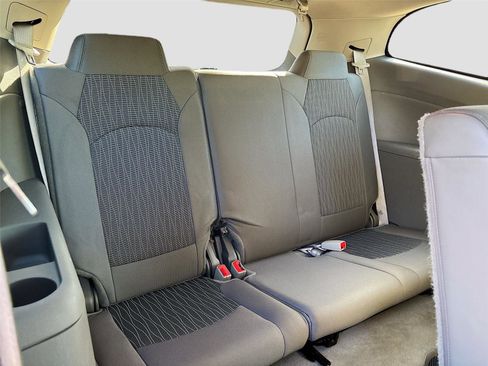 Used 2016 Chevrolet Traverse LS image 28