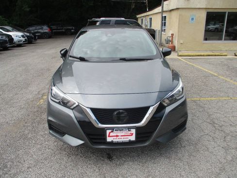 Used 2021 Nissan Versa S FWD image 11
