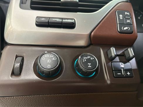 Used 2018 Chevrolet Tahoe Premier AWD/4WD image 20