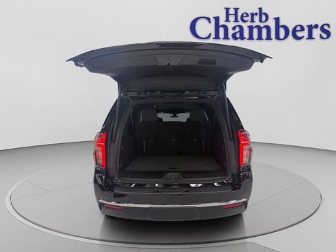 Used 2021 Chevrolet Suburban LT image 8