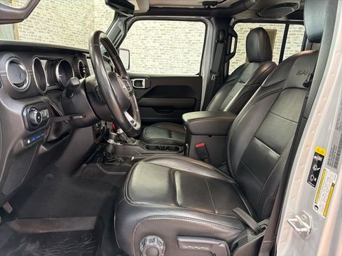 Used 2022 Jeep Wrangler Unlimited Sahara w/ Cold Weather Group AWD/4WD image 24