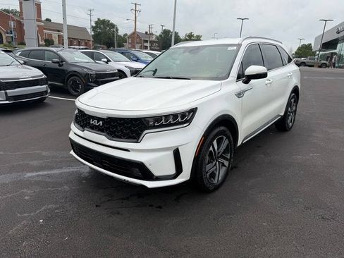 Used 2023 Kia Sorento EX AWD/4WD image 3