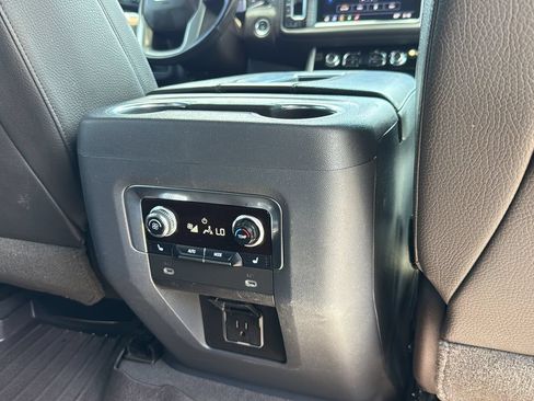 Used 2021 GMC Yukon Denali w/ Denali Premium Package AWD/4WD image 27