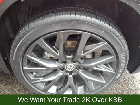 Used 2025 Toyota Crown Signia w/ Advanced Technology Package image 25