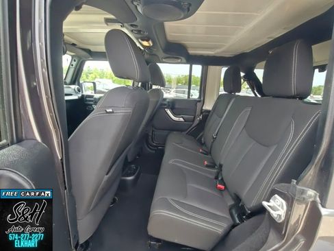Used 2014 Jeep Wrangler Unlimited Sahara AWD/4WD image 17