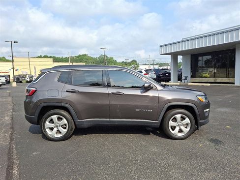 Used 2021 Jeep Compass Latitude w/ Driver Assistance Group image 7