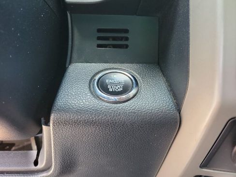 Used 2020 Ford F150 Lariat w/ Equipment Group 502A Luxury AWD/4WD image 17