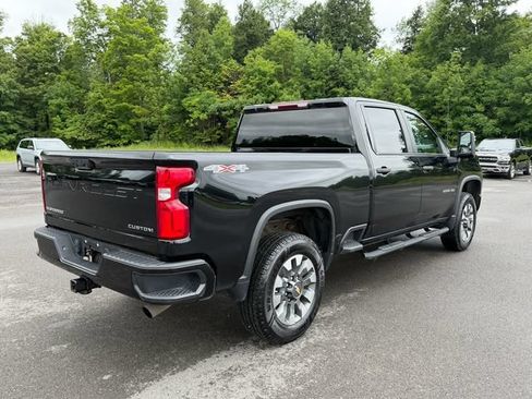 Used 2021 Chevrolet Silverado 2500 Custom w/ Custom Value Package AWD/4WD image 5