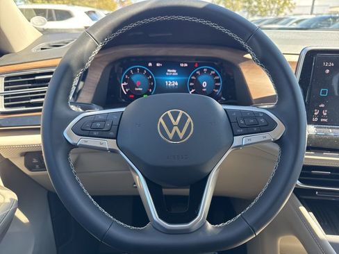 New 2026 Volkswagen Atlas SE image 32